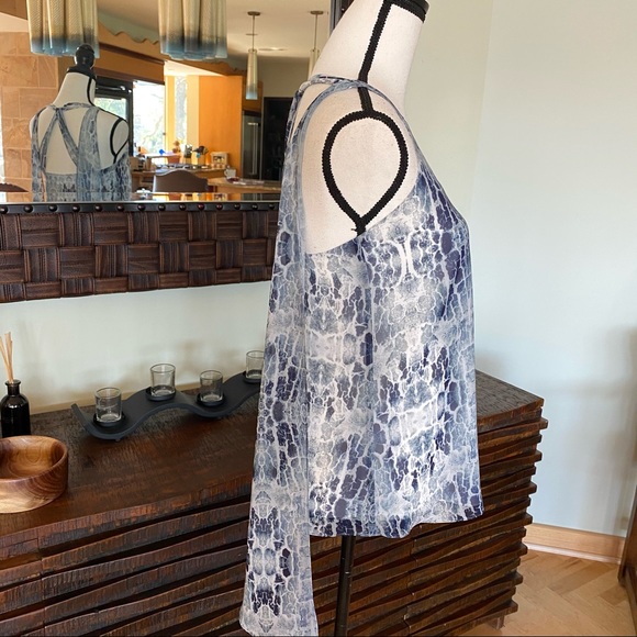 💙HAUTE HIPPIE, XS , Ribbon tie top.NWT !  GORGEOUS TOP !🌷Sultry, yet classy 💙 - Picture 7 of 16